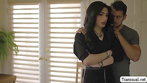 Amateur brunette gets anally fucked in her tight hole