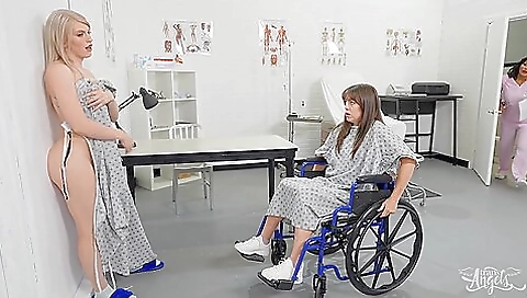 Blonde milf and lesbian shemale fuck in hot lesbian scene