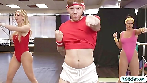 Tattooed blonde gets her ass stretched out by her yoga instructor