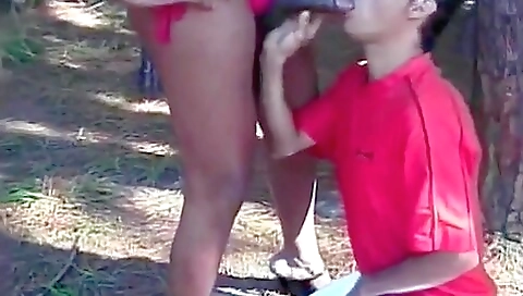 Ebony brunette gets her mouth deepthroated for a nice shot